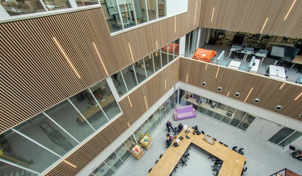 Repenser la formation environnementale : vers un modèle hybride