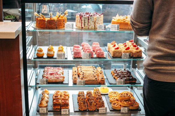 Vitrine pâtisserie : optez pour le design qui séduit